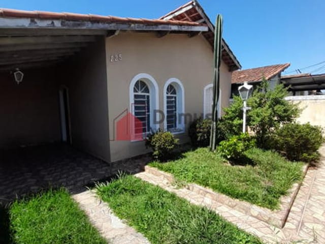 Casa com 300m², à venda, no bairro Parque São Domingos em Pindamonhangaba