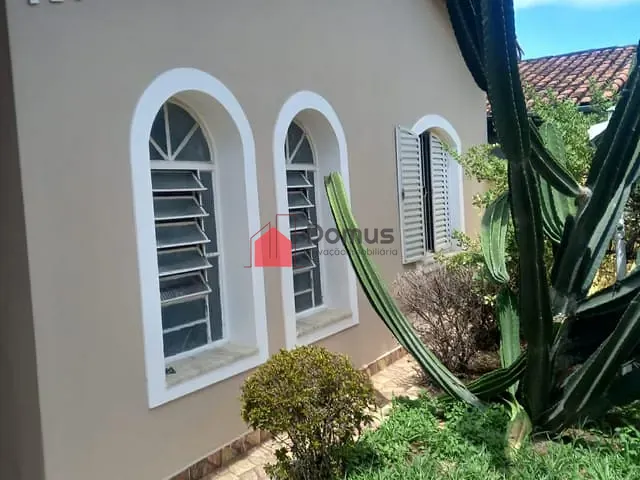 Casa com 300m², à venda, no bairro Parque São Domingos em Pindamonhangaba