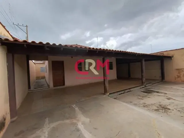 Casa com 300m² 4 quartos e 2 banheiros, à venda, no bairro Conjunto Residencial Ipiranga em Taquaritinga