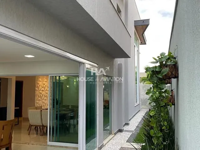 Casa com 395m² 4 quartos e 6 banheiros, à venda, no bairro Jardins Valência em Goiânia