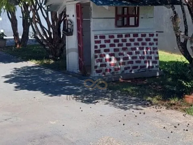 Casa com 1000m² 5 quartos e 3 banheiros, à venda, no bairro Parque Ana Helena em Jaguariúna