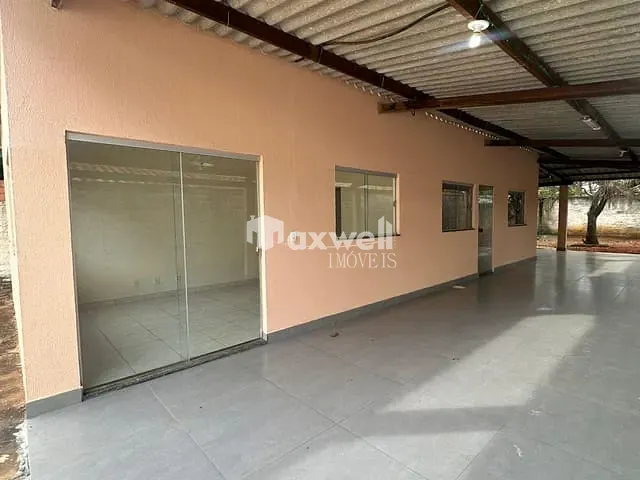 Casa 3 quartos e 2 banheiros, para alugar, no bairro Setor Serra Dourada - 3ª Etapa em Aparecida de Goiânia