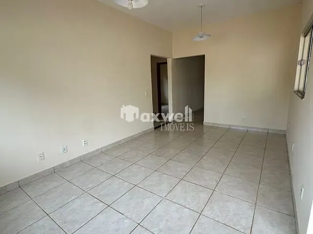 Casa 3 quartos e 2 banheiros, para alugar, no bairro Setor Serra Dourada - 3ª Etapa em Aparecida de Goiânia