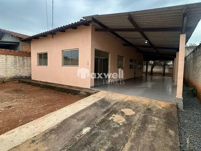 Casa 3 quartos e 2 banheiros, para alugar, no bairro Setor Serra Dourada - 3ª Etapa em Aparecida de Goiânia