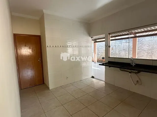 Casa 3 quartos e 2 banheiros, para alugar, no bairro Setor Serra Dourada - 3ª Etapa em Aparecida de Goiânia