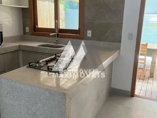 Casa à venda, no bairro Arraial D'Ajuda em Porto Seguro
