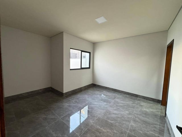 Casa com 250m² 3 quartos e 2 banheiros, à venda, no bairro Loteamento Quatro Estações Boulevard em Sinop