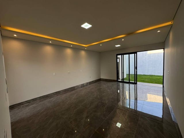 Casa com 250m² 3 quartos e 2 banheiros, à venda, no bairro Loteamento Quatro Estações Boulevard em Sinop