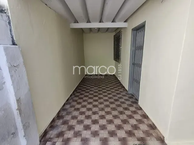 Casa 3 quartos e 1 banheiro, para alugar, no bairro Setor Campinas em Goiânia