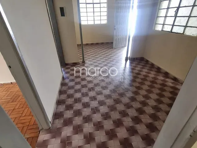 Casa 3 quartos e 1 banheiro, para alugar, no bairro Setor Campinas em Goiânia
