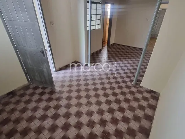 Casa 3 quartos e 1 banheiro, para alugar, no bairro Setor Campinas em Goiânia