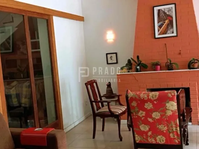 Casa com 235m² 3 quartos e 2 banheiros, à venda, no bairro Areal em Pelotas