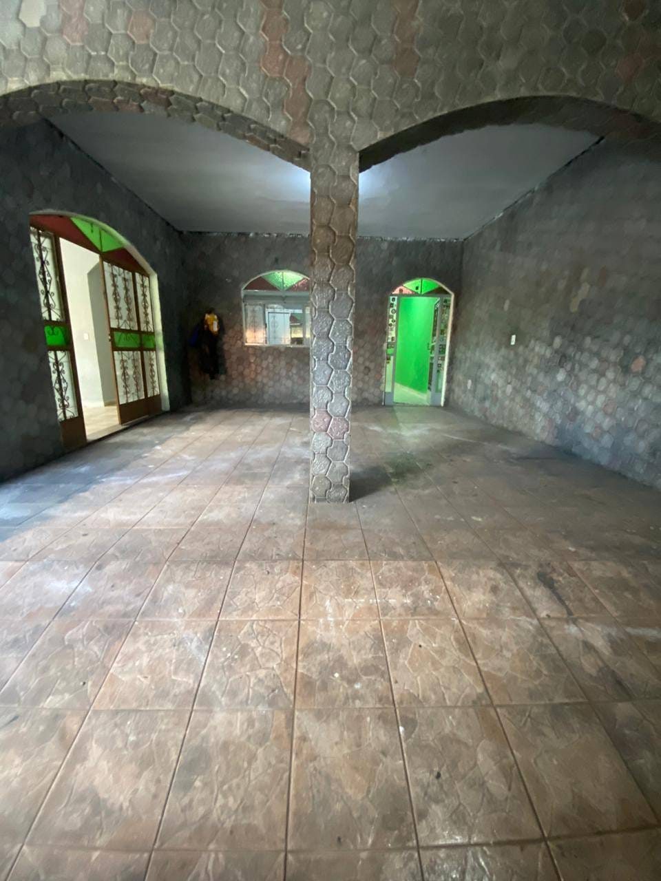Casa à venda com 2 quartos, 360m² - Foto 7