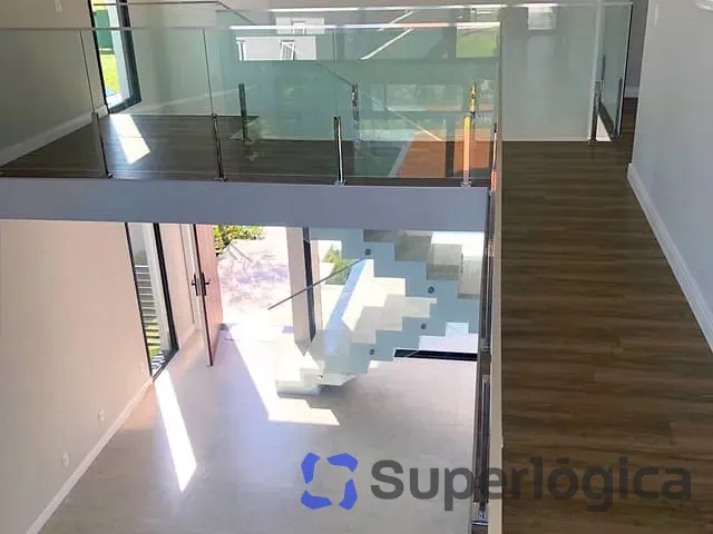 Casa com 386m² 4 quartos e 6 banheiros, à venda, no bairro Santa Regina em Camboriú