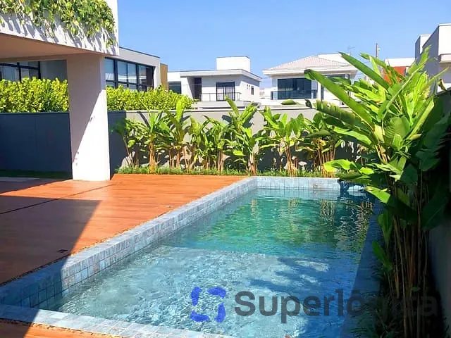 Casa com 386m² 4 quartos e 6 banheiros, à venda, no bairro Santa Regina em Camboriú