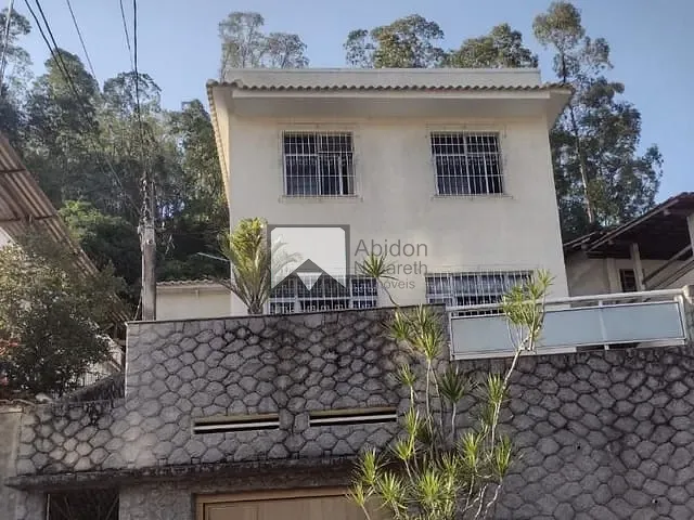 Casa com 367m² 13 quartos e 4 banheiros, à venda, no bairro Santa Rosa em Niterói