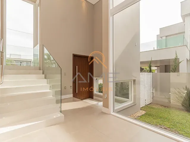 Casa 3 quartos e 5 banheiros, à venda, no bairro São Gonçalo em Pelotas
