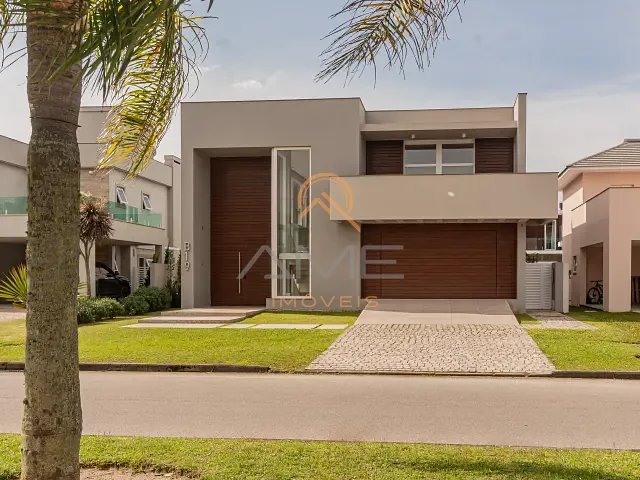 Casa 3 quartos e 5 banheiros, à venda, no bairro São Gonçalo em Pelotas