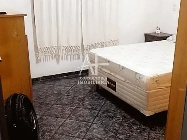 Casa com 922m² 3 quartos e 2 banheiros, à venda, no bairro Jardim Jaraguá em Taubaté