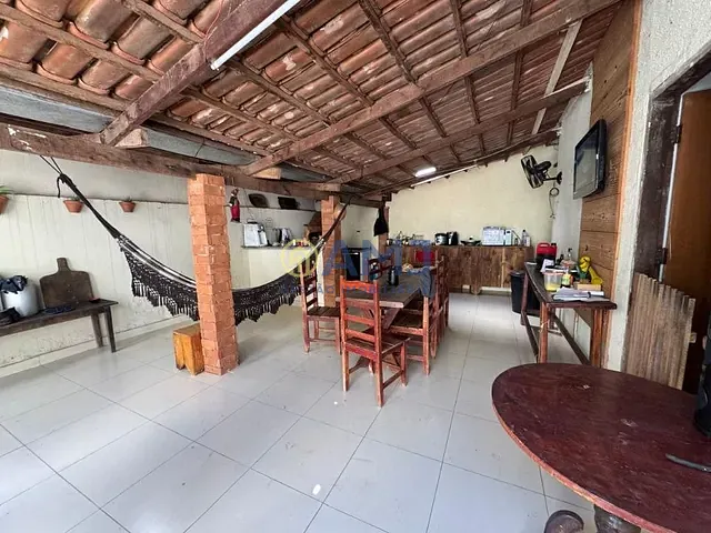 Casa com 318m² 2 quartos e 2 banheiros, à venda, no bairro Jardim Helvécia em Aparecida de Goiânia