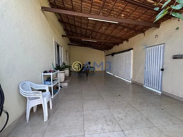 Casa com 318m² 2 quartos e 2 banheiros, à venda, no bairro Jardim Helvécia em Aparecida de Goiânia
