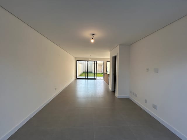 Casa com 180m² 3 quartos e 4 banheiros, à venda, no bairro Piratininga em Niterói