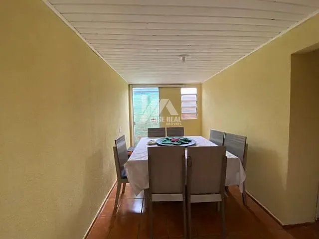 Casa com 330m² 3 quartos e 2 banheiros, à venda, no bairro Boqueirão em Guarapuava