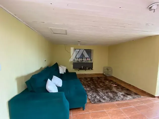 Casa com 330m² 3 quartos e 2 banheiros, à venda, no bairro Boqueirão em Guarapuava