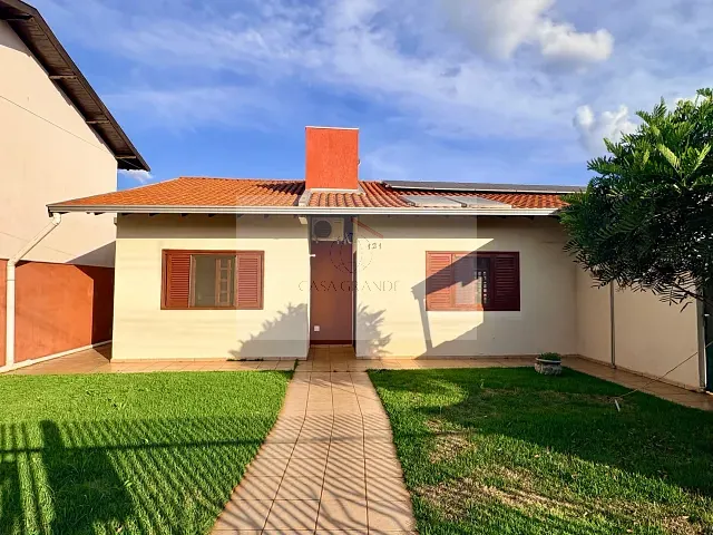 Casa com 482m² 3 quartos e 2 banheiros, à venda, no bairro Jardim Caviúna em Rolândia