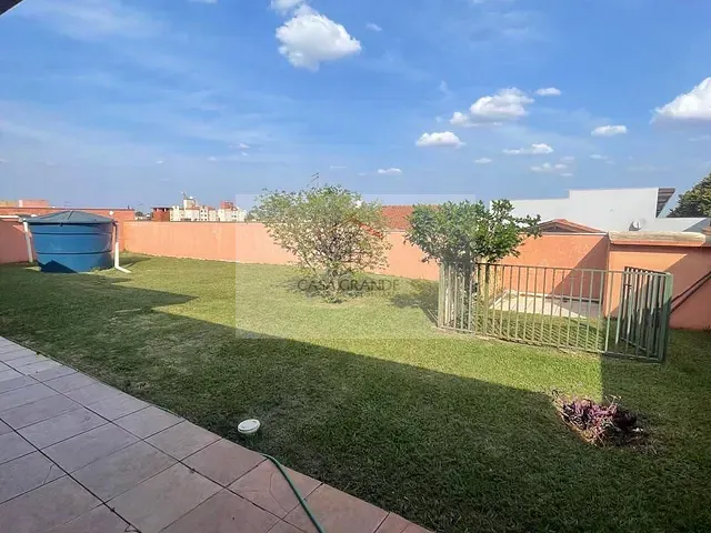 Casa com 482m² 3 quartos e 2 banheiros, à venda, no bairro Jardim Caviúna em Rolândia