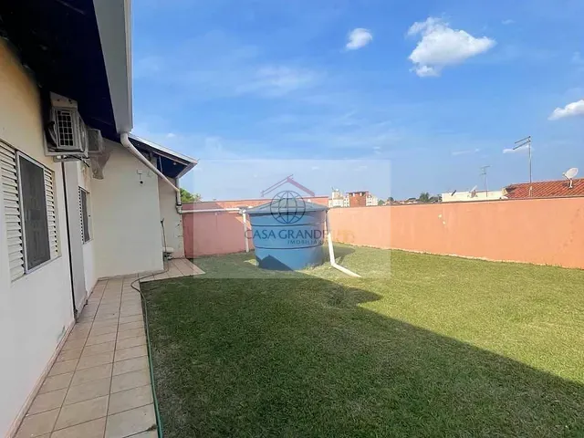 Casa com 482m² 3 quartos e 2 banheiros, à venda, no bairro Jardim Caviúna em Rolândia