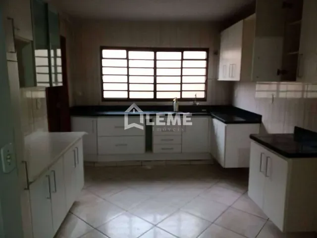Casa com 200m² 3 quartos e 1 banheiro, à venda, no bairro Conjunto Habitacional Gabriel do Ó em Mococa