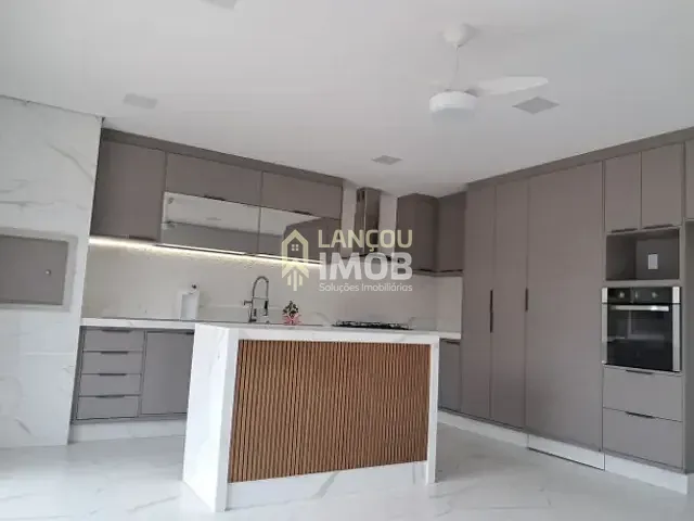 Casa 4 quartos e 1 banheiro, para alugar, no bairro Loteamento Brisas do Lago em Jundiaí
