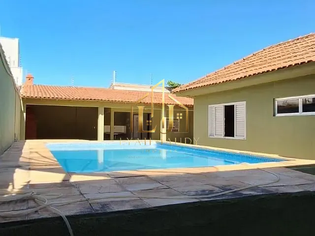 Casa com 460m² 5 quartos e 3 banheiros, à venda, no bairro Jardim Petrópolis em Cuiabá