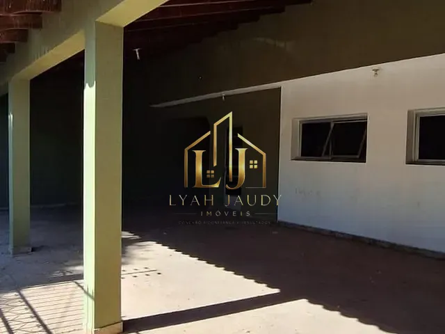 Casa com 460m² 5 quartos e 3 banheiros, à venda, no bairro Jardim Petrópolis em Cuiabá