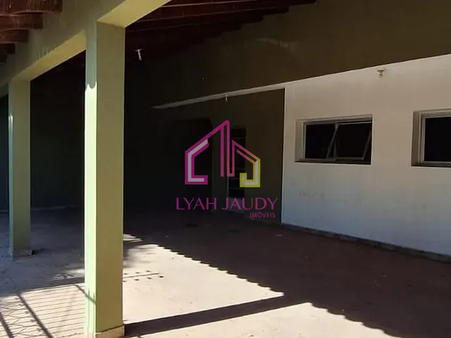 Casa com 460m² 5 quartos e 3 banheiros, à venda, no bairro Jardim Petrópolis em Cuiabá
