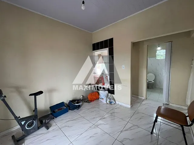 Casa 2 quartos e 1 banheiro, para alugar, no bairro Canoeiro José Alves de Carvalho em Araçuaí