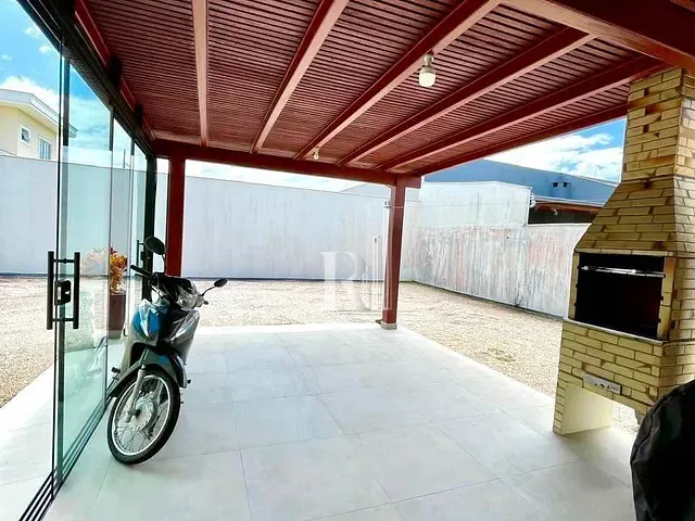 Casa com 360m² 3 quartos e 1 banheiro, à venda, no bairro Areias em Tijucas