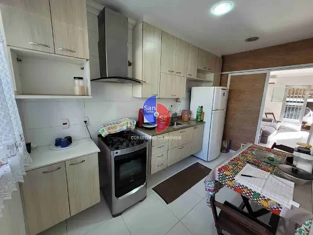 Casa 2 quartos e 2 banheiros, à venda, no bairro Praia do Imperador  (Praia de Mauá) em Magé