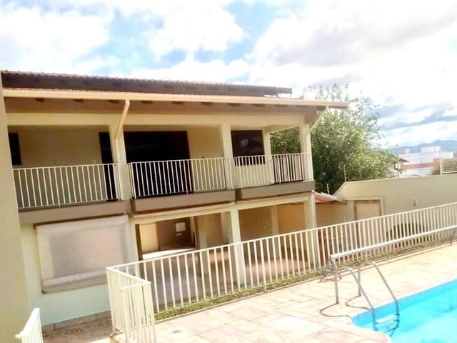 Casa com 600m² 4 quartos e 4 banheiros, à venda, no bairro Jardim Boa Vista em São João da Boa Vista