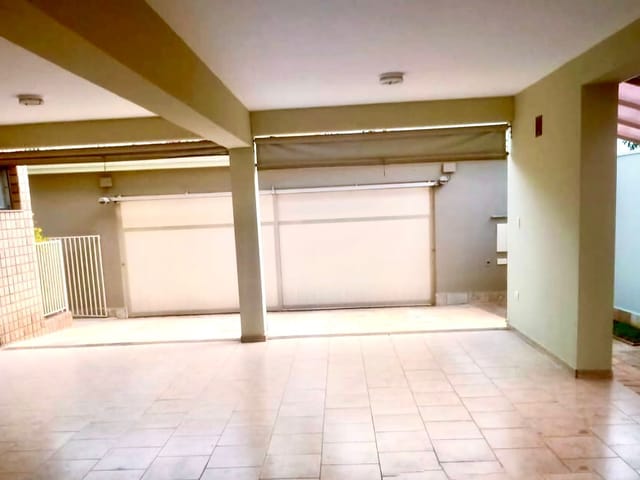 Casa com 600m² 4 quartos e 4 banheiros, à venda, no bairro Jardim Boa Vista em São João da Boa Vista