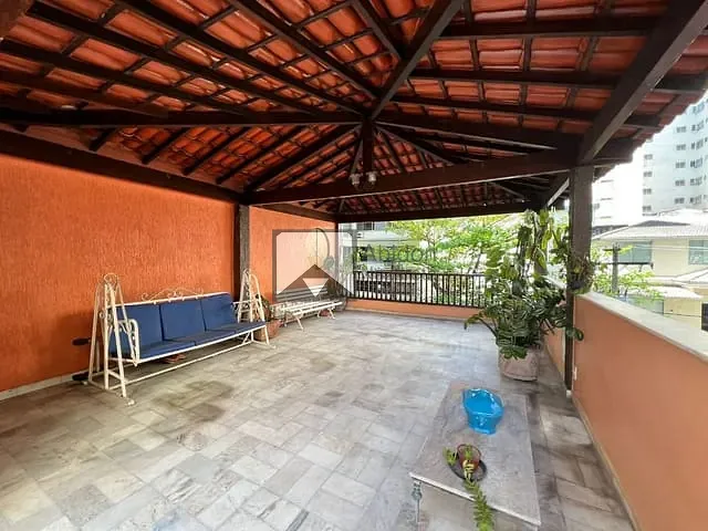Casa com 198m² 4 quartos e 3 banheiros, à venda, no bairro Icaraí em Niterói