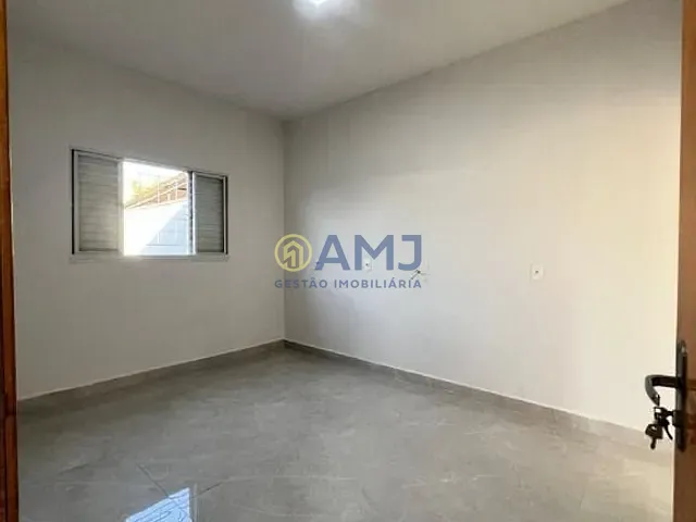Casa com 180m² 2 quartos e 2 banheiros, à venda, no bairro Residencial Pedro Miranda em Senador Canedo