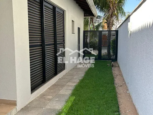 Casa com 394m² 3 quartos e 5 banheiros, à venda, no bairro Jardim Universitário em Cuiabá