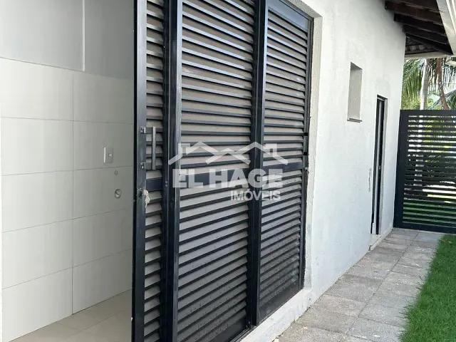 Casa com 394m² 3 quartos e 5 banheiros, à venda, no bairro Jardim Universitário em Cuiabá