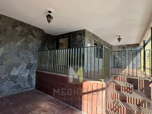 Casa com 250m² 3 quartos e 2 banheiros, para alugar, no bairro Centro em Serrana