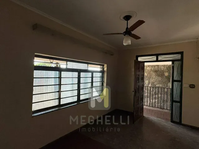 Casa com 250m² 3 quartos e 2 banheiros, para alugar, no bairro Centro em Serrana