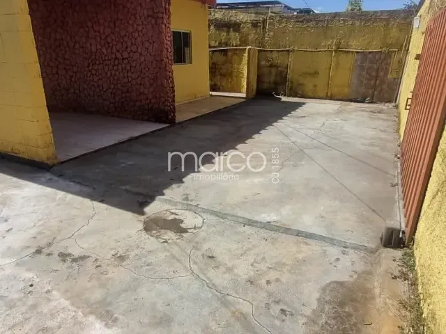 Casa 3 quartos e 1 banheiro, para alugar, no bairro Jardim Ana Lúcia em Goiânia