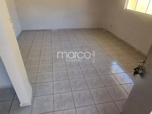 Casa 3 quartos e 1 banheiro, para alugar, no bairro Jardim Ana Lúcia em Goiânia