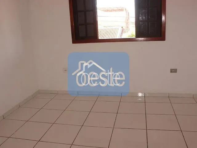 Casa com 100m² 2 quartos e 2 banheiros, para alugar, no bairro Conjunto Habitacional dos Trabalhadores em Santa Bárbara D'Oeste